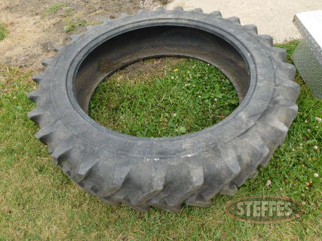 320/85R38 tire